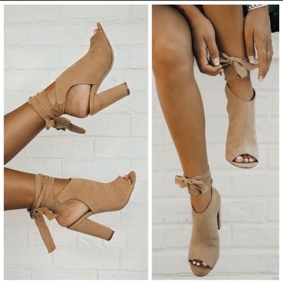 Wild Diva Shoes - Tan lace-up peep toe shoes NEW